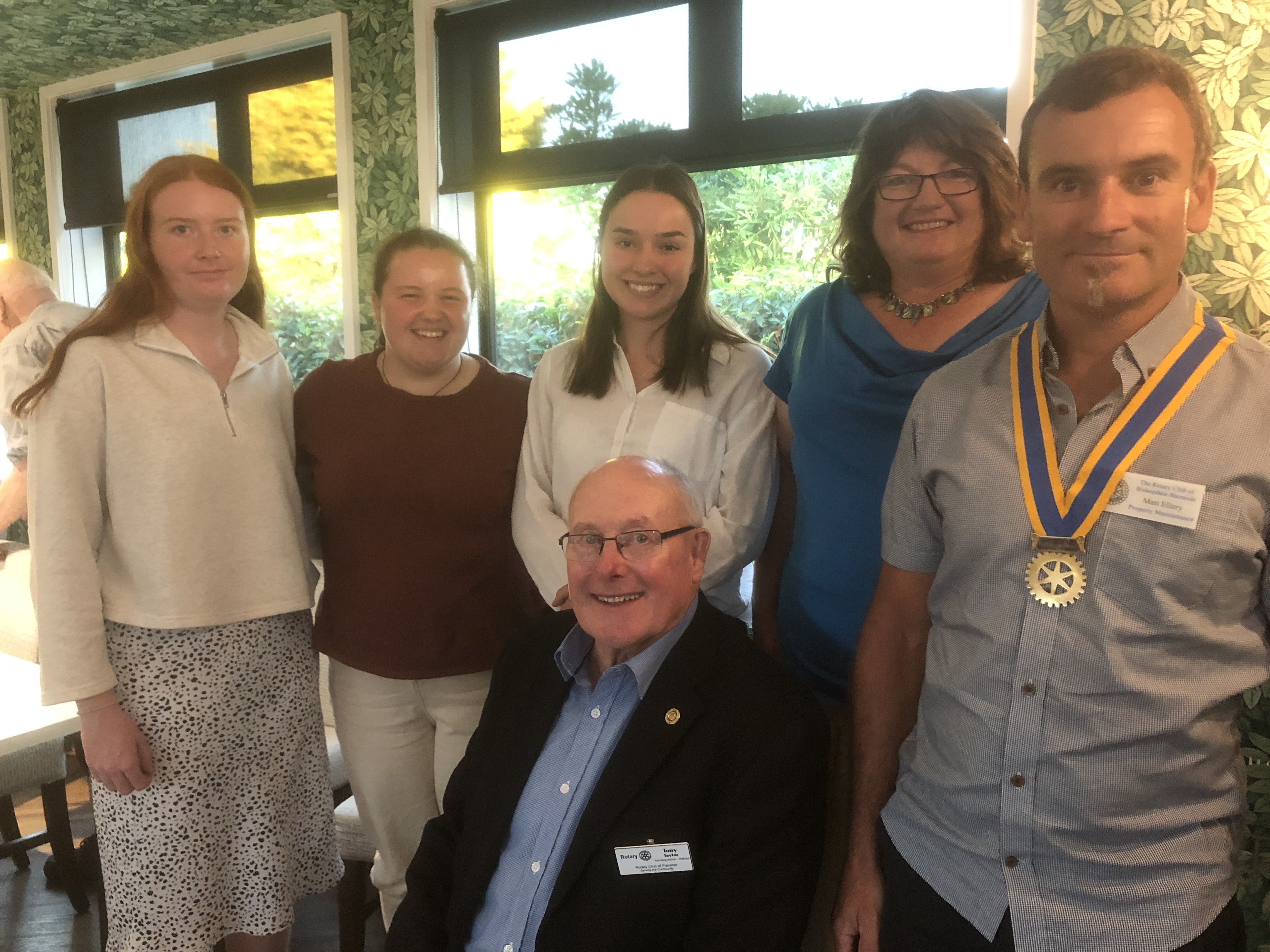 2021 Associates with District co-ordinators and 2020/21 Club President